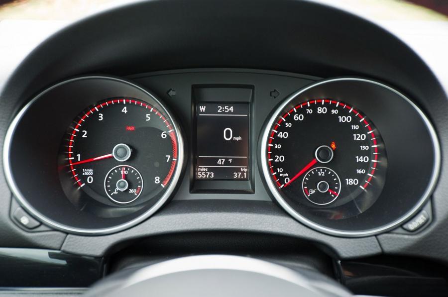  Volkswagen Golf GTi 2012 года  (фото 10 из 48)